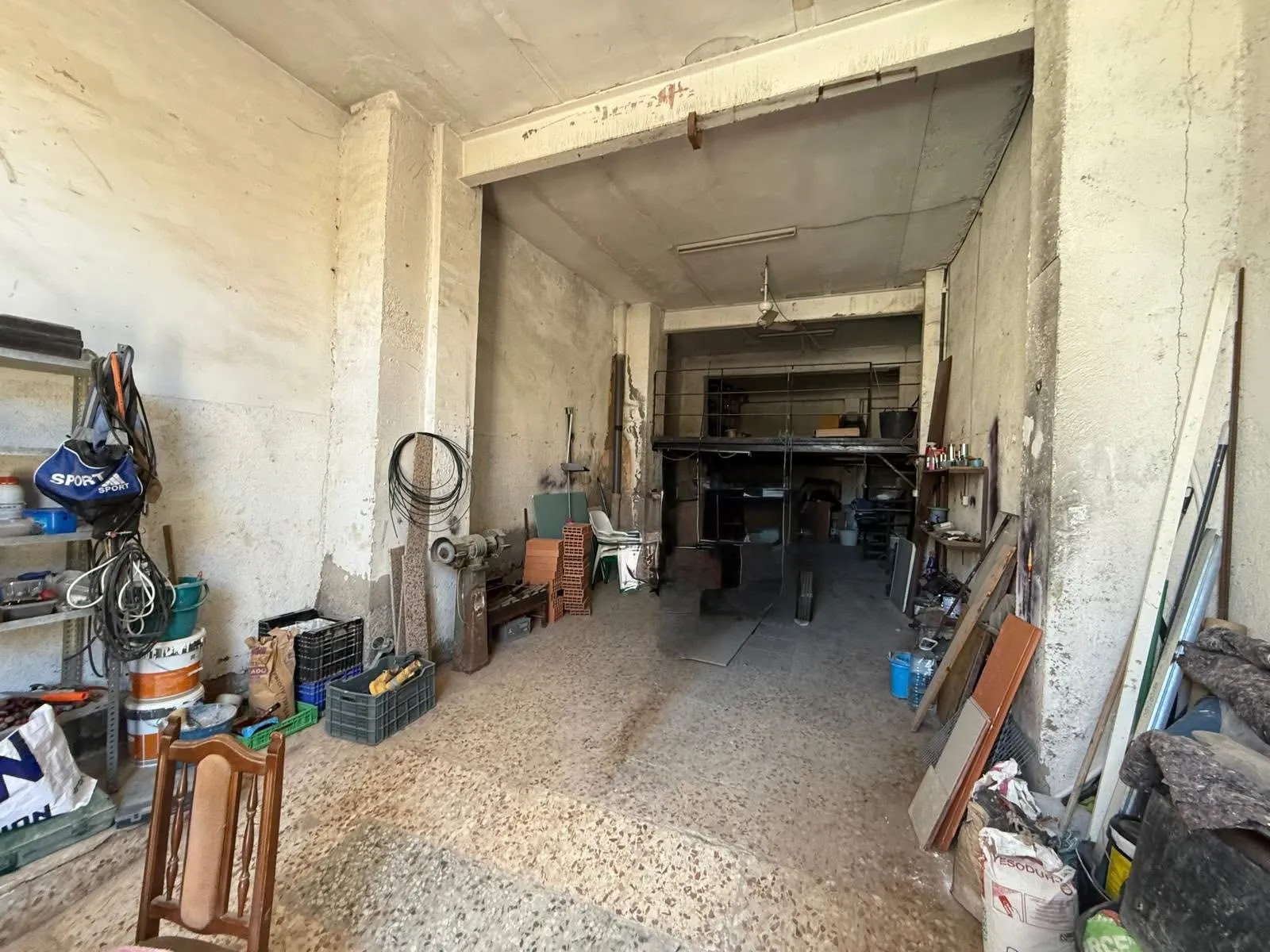 Amplio Local/Garaje Rulador 2