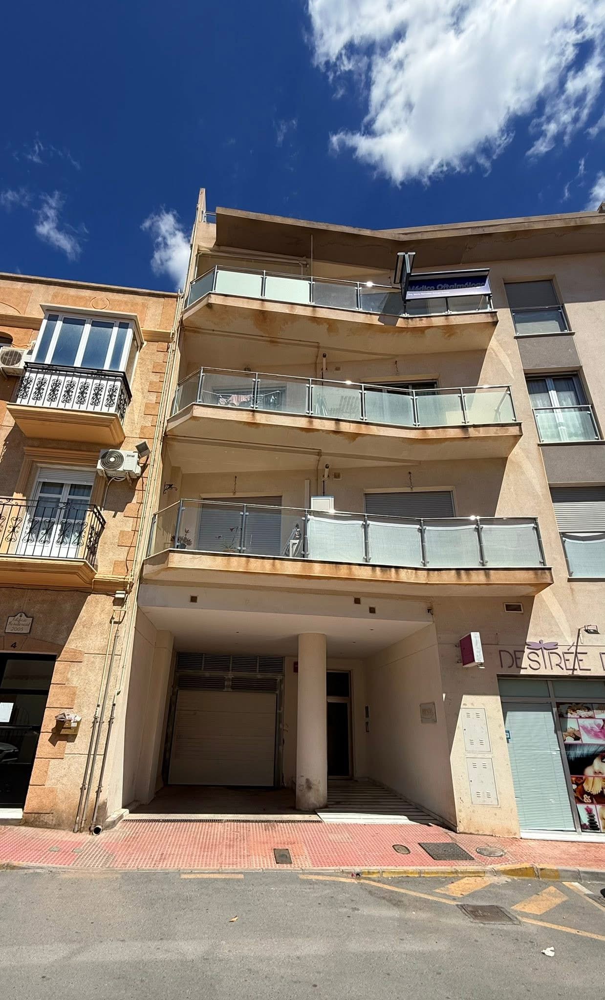 Se venden plazas de garaje y trasteros en zona céntrica de Albox (Almería)