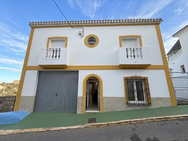 Exclusiva vivienda en Lubrin (Almeria)