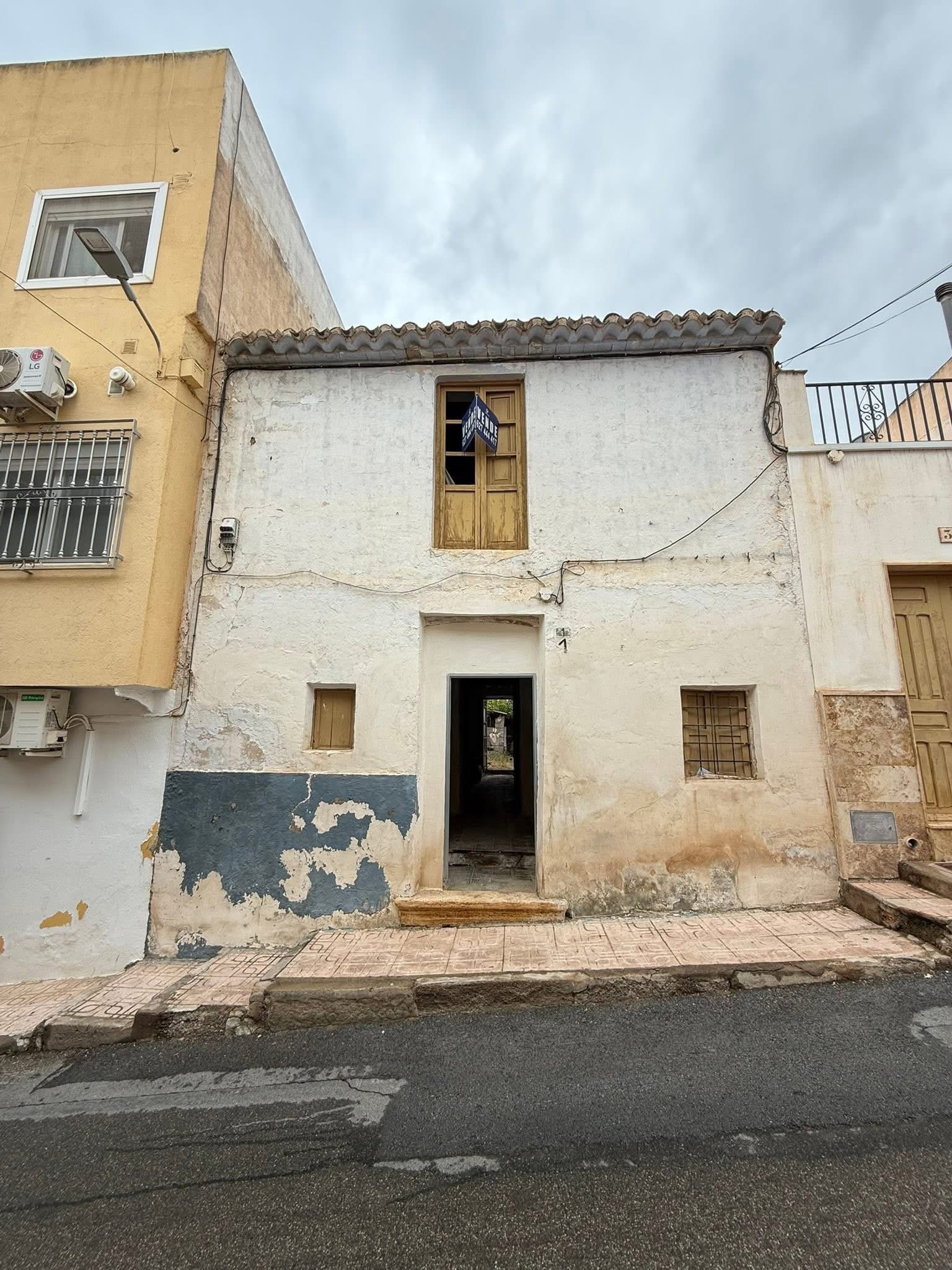 Vivienda junto a Plaza de los Dolores – Albox (Almería)