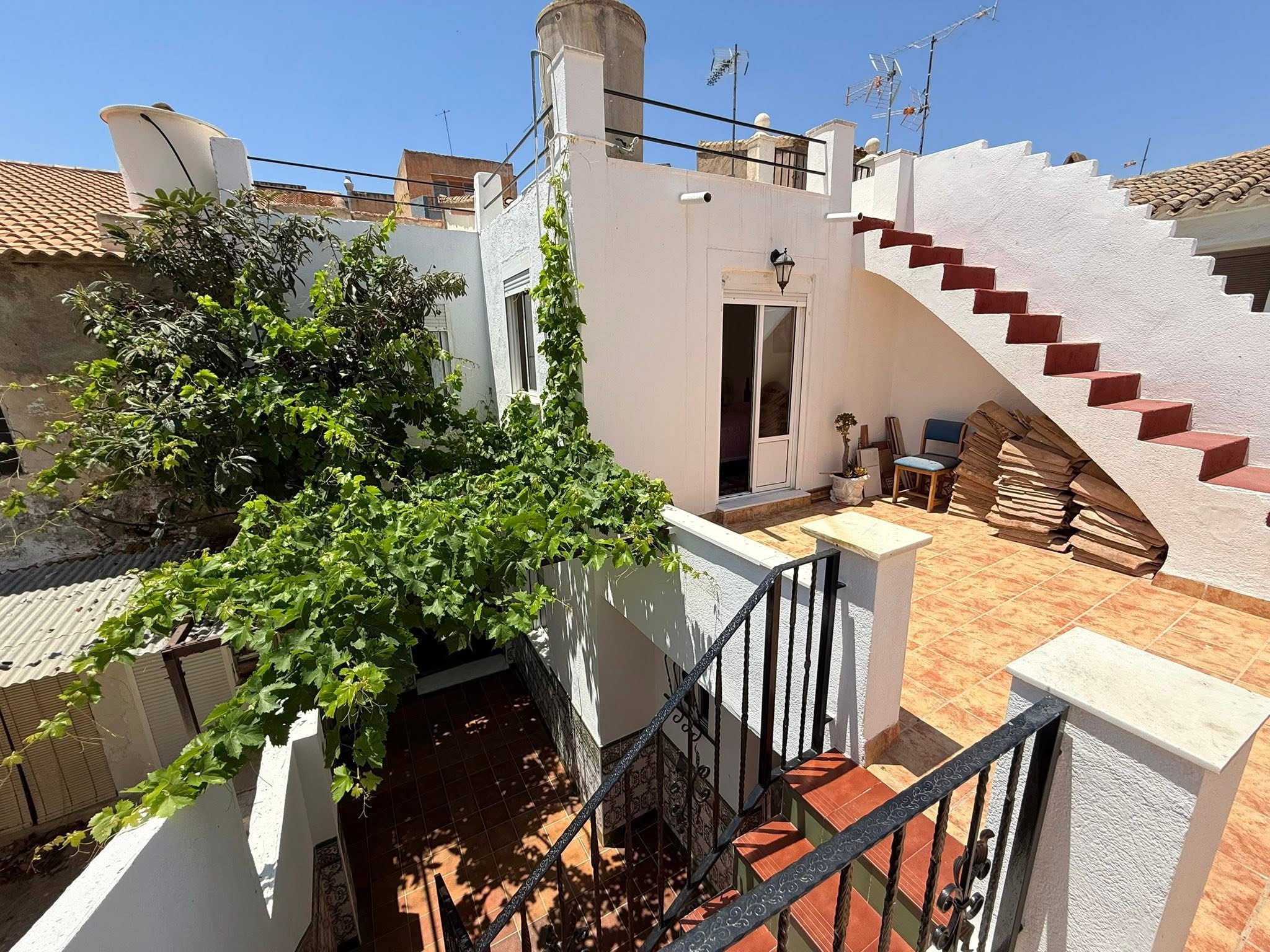 ☀️🏡 Charming 5-bedroom, 3-bathroom home located close to Plaza de San Francisco, in one of the most convenient areas of Albox (Almería).