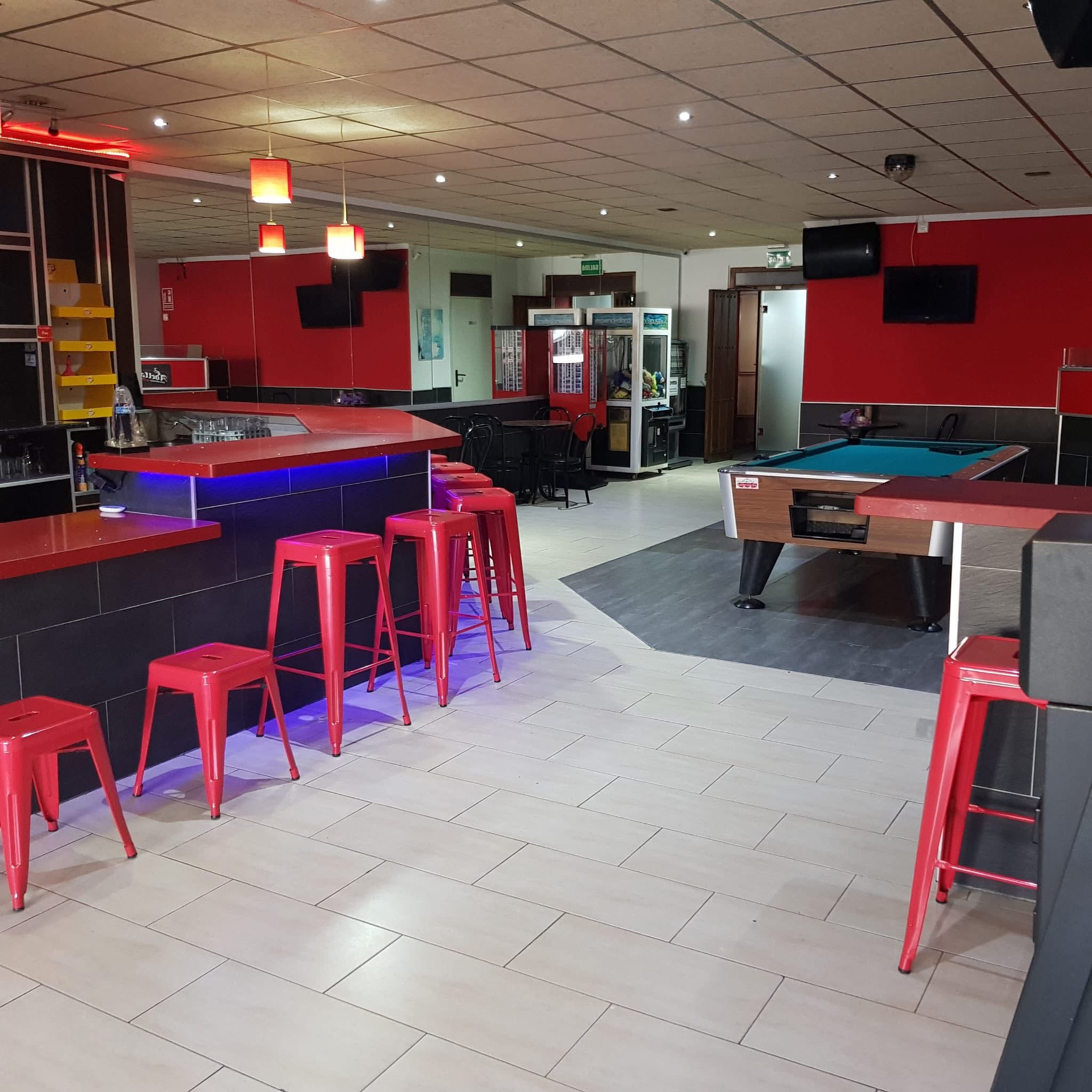 🏢 CAFETERÍA - BAR EN VENTA – CENTRO DE ALBOX