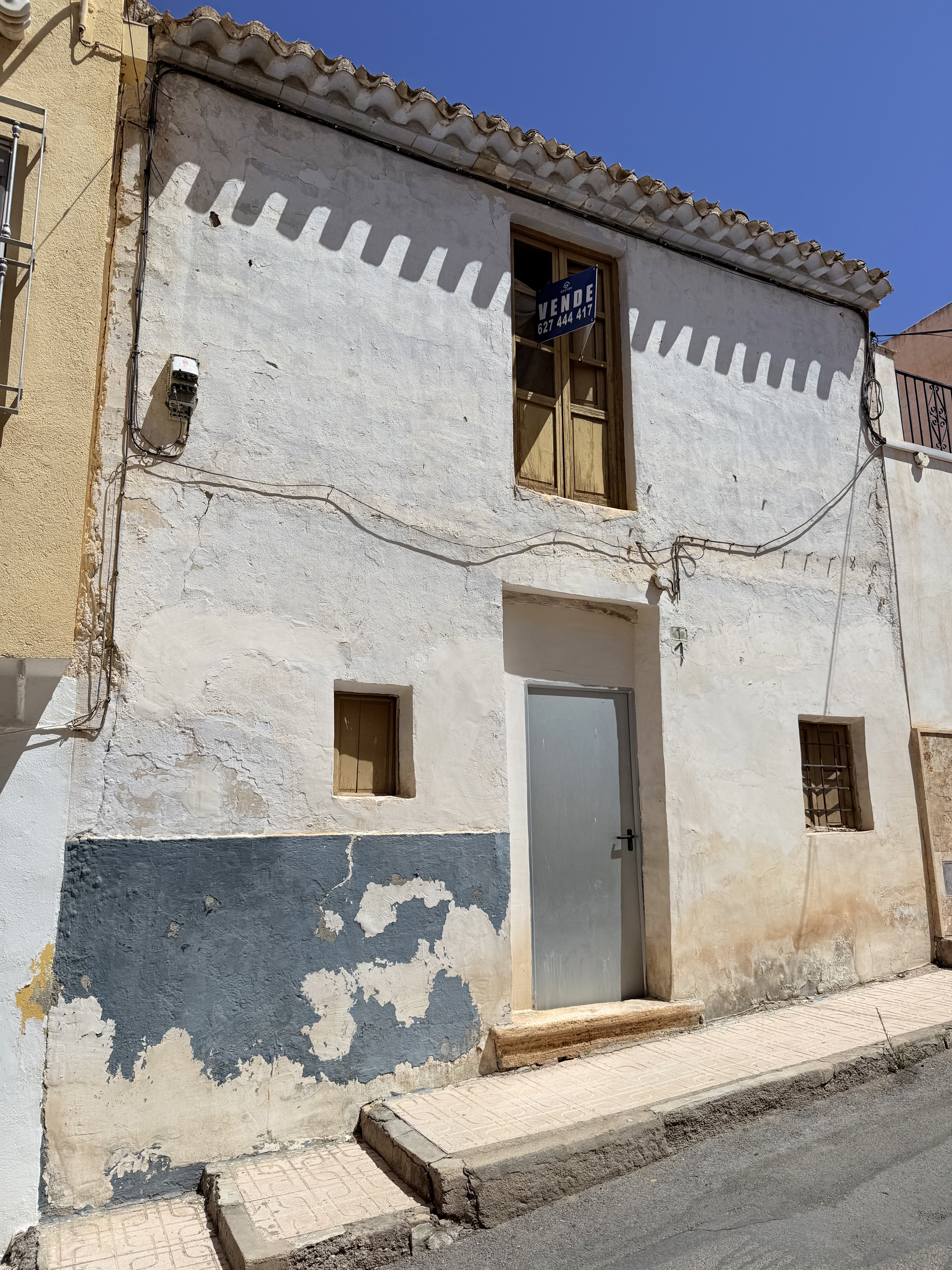🏡 Vivienda para reformar junto a Plaza de los Dolores – Albox (Almería)