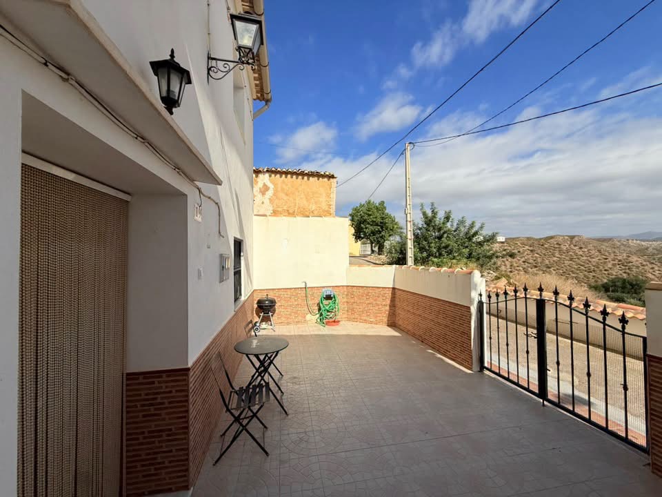 🏡☀️ CASA DE 5 DORMITORIOS Y 2 BAÑOS · ZURGENA · 129.500 € 3