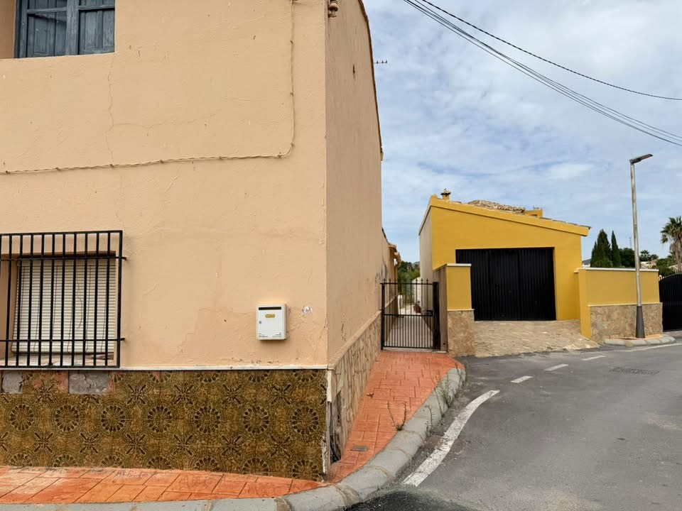 ☀️🏡 CASA AMPLIA CON MÁS DE 300 m2 Y MUCHAS POSIBILIDADES · LA PERLA, ARBOLEAS  2